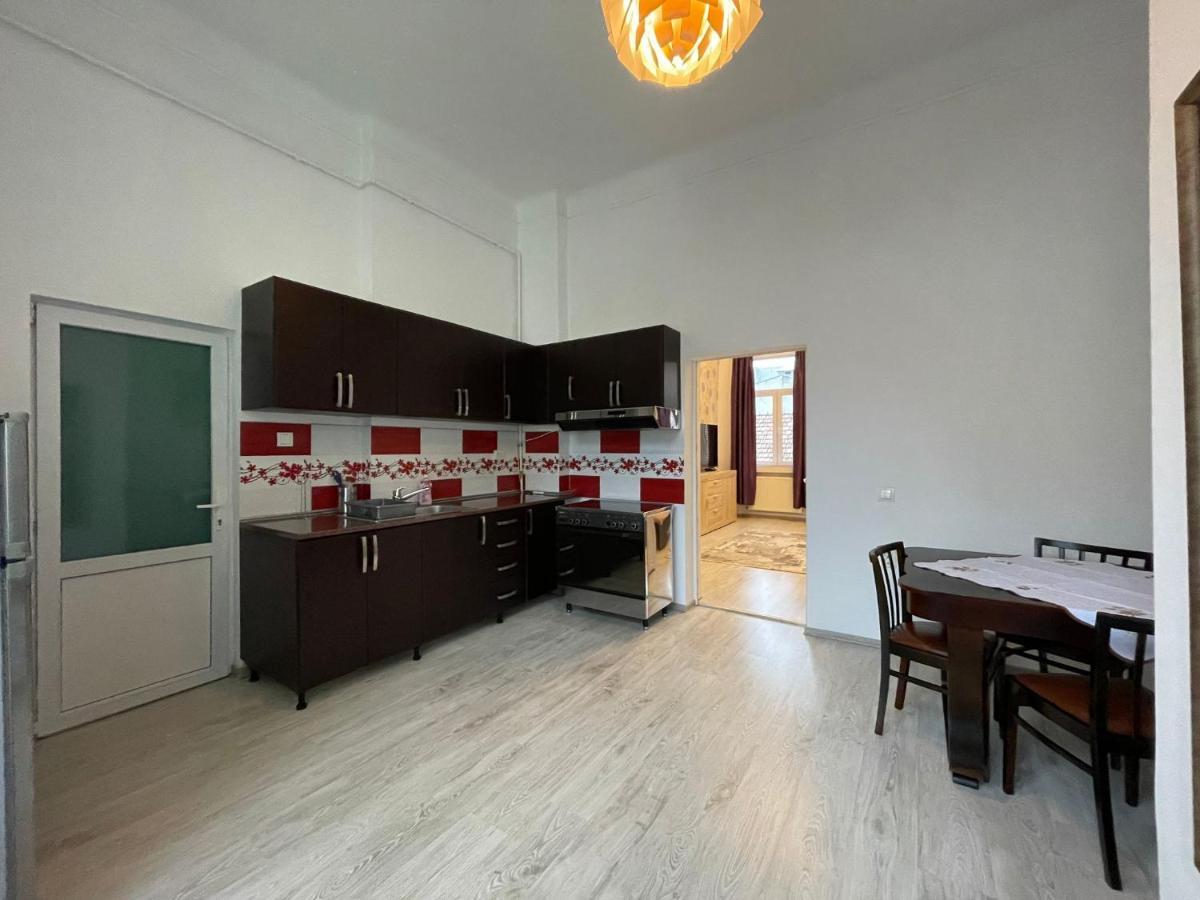 M & I Apartment 4 Marosvásárhely Kültér fotó